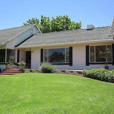The Pecan Tree Guesthouse Sandton Bagian luar foto