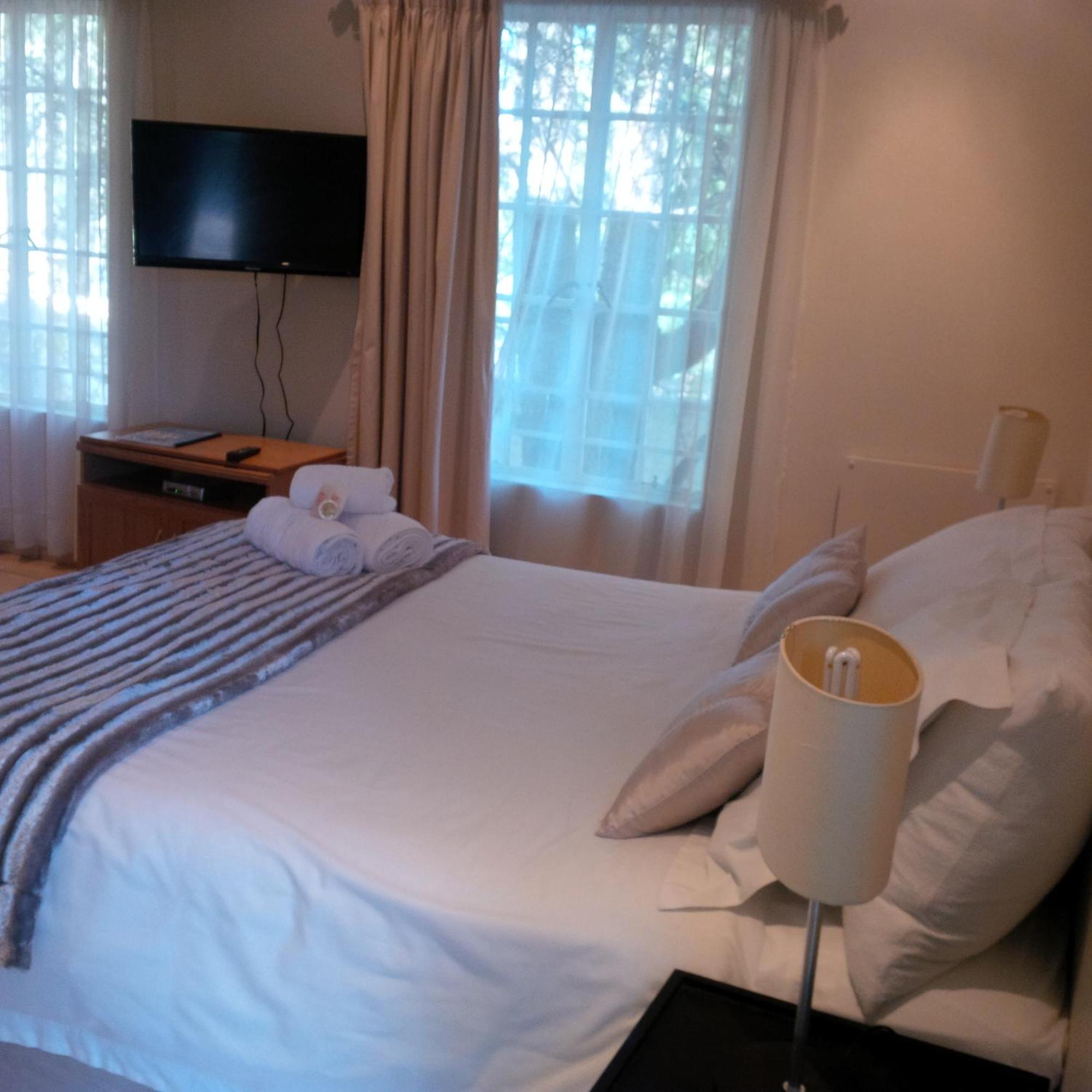 The Pecan Tree Guesthouse Sandton Bagian luar foto
