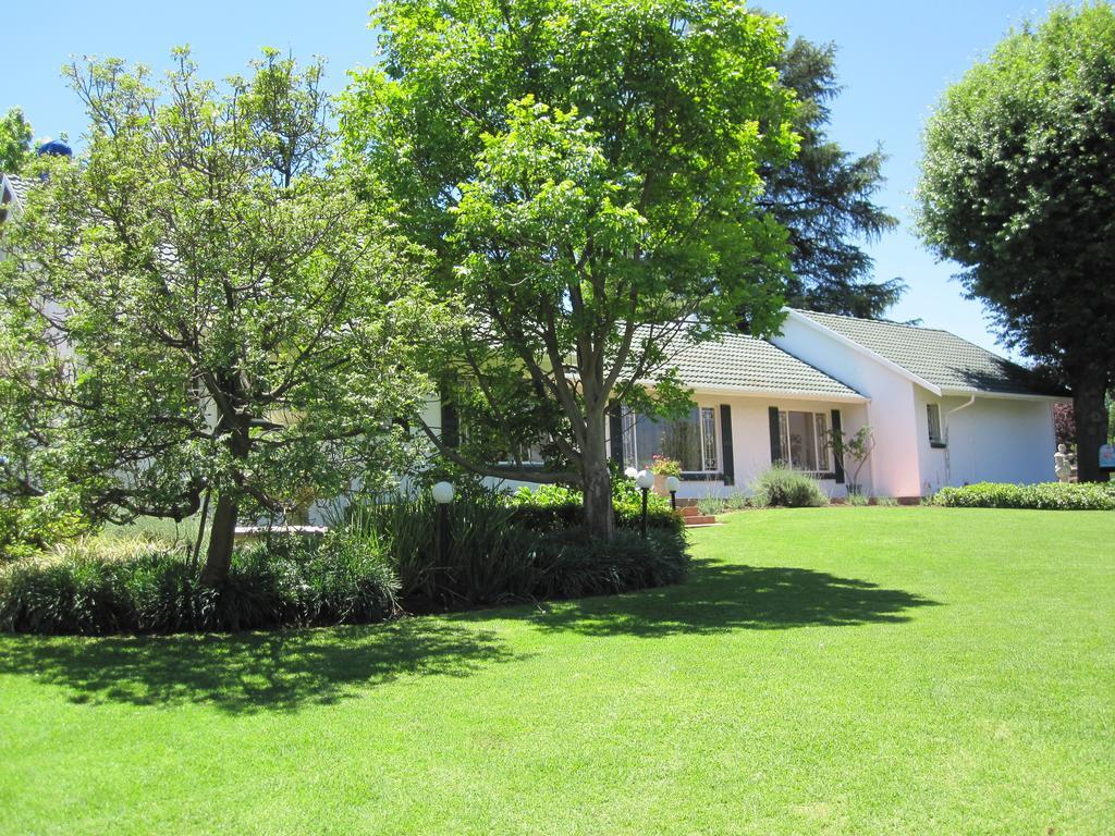 The Pecan Tree Guesthouse Sandton Bagian luar foto