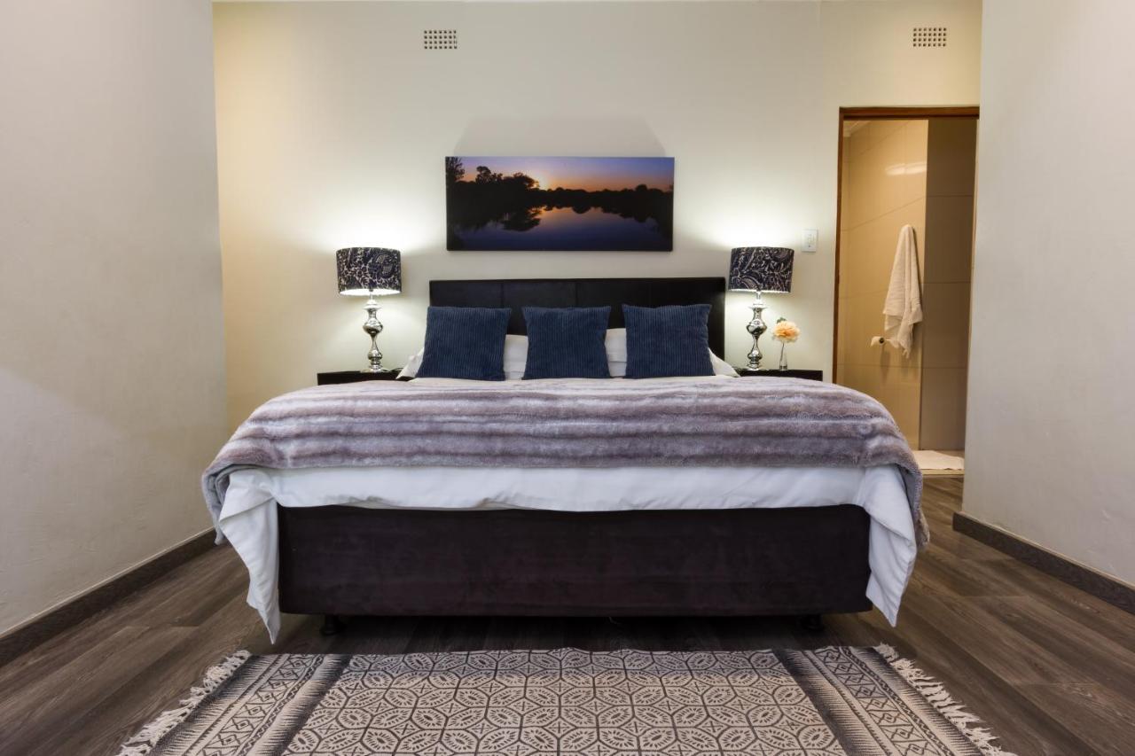 The Pecan Tree Guesthouse Sandton Bagian luar foto