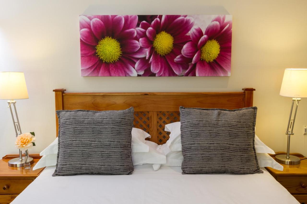 The Pecan Tree Guesthouse Sandton Bagian luar foto