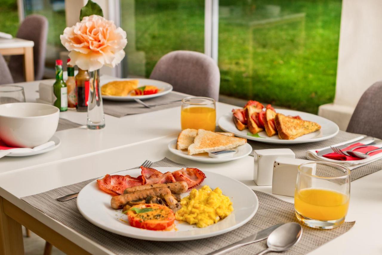 The Pecan Tree Guesthouse Sandton Bagian luar foto