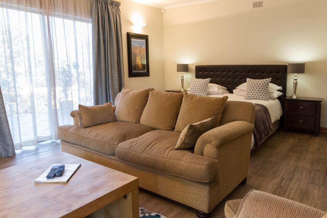 The Pecan Tree Guesthouse Sandton Bagian luar foto